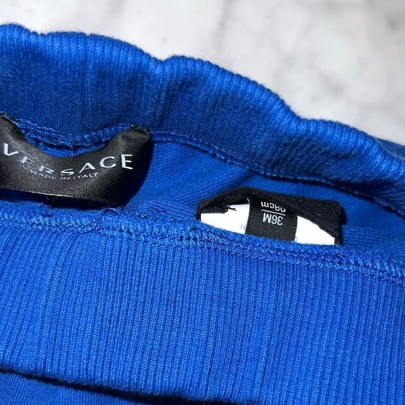 VERSACE BOYS BLUE & WHITE LOGO SHORTS 36M - Picture 6 of 7